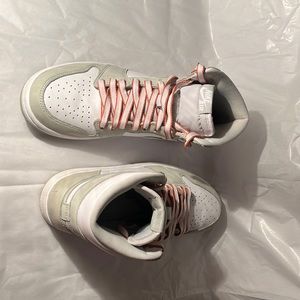 Jordan 1 Retro High OG Seafoam